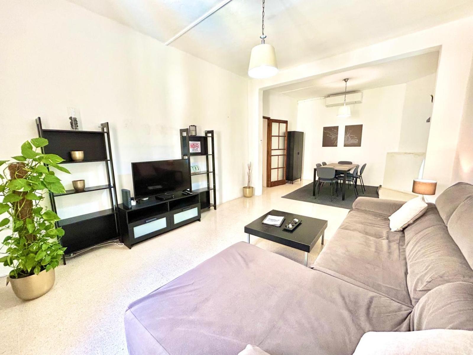 St Julians - Balluta Bay Large 3 Bedroom Apartment Sliema Buitenkant foto